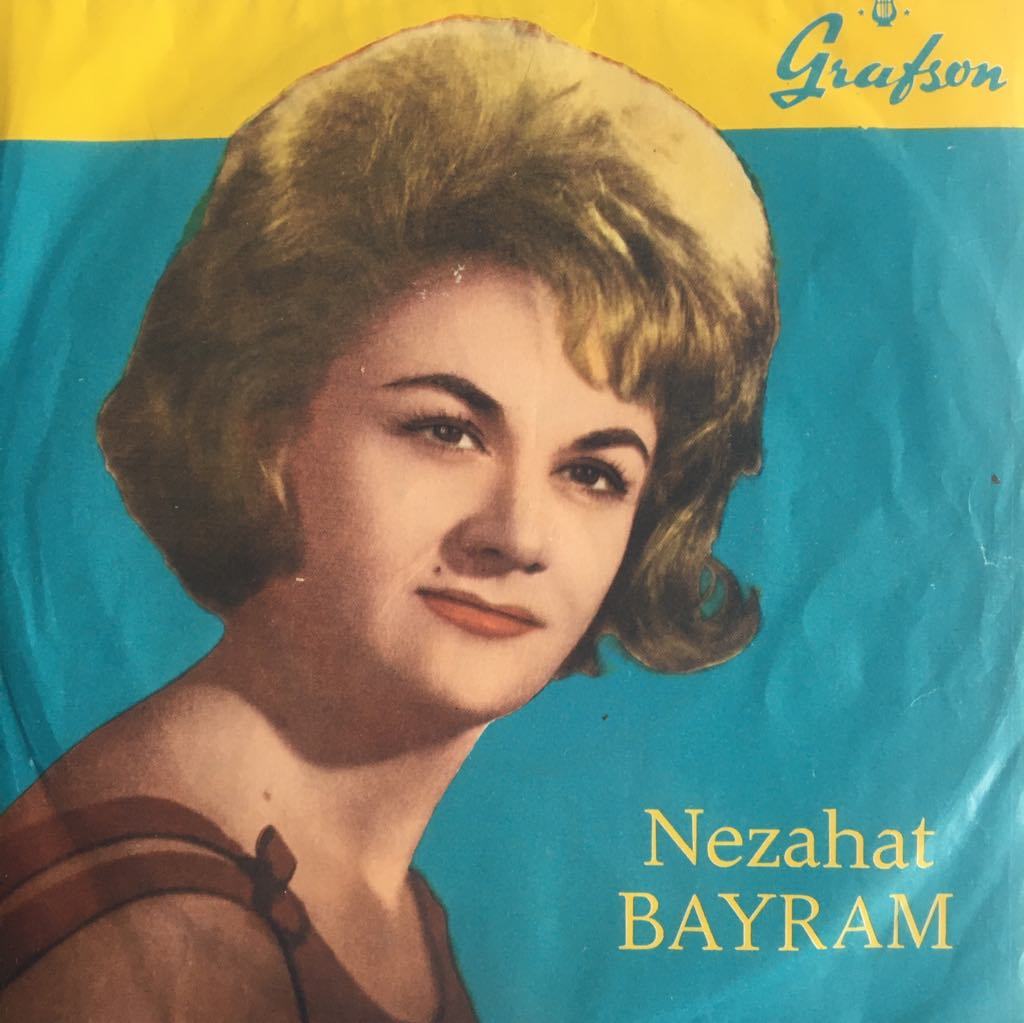 Nezahat Bayram Suda Balık Oynuyor 45lik