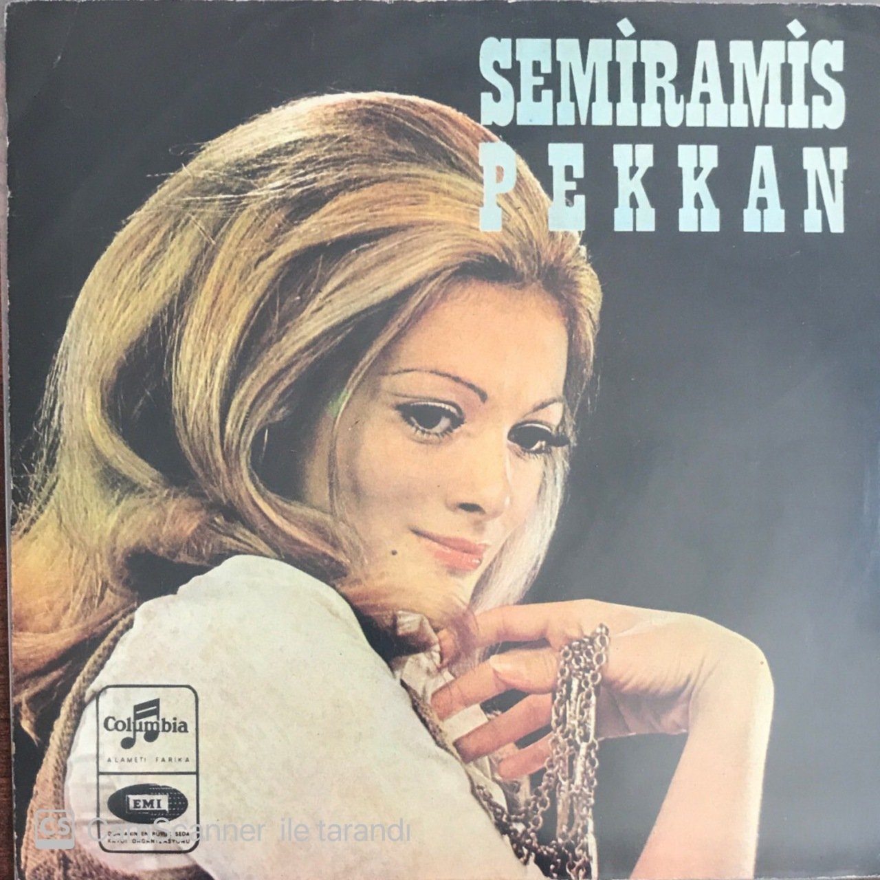 Semiramis Pekkan Eski Sandal