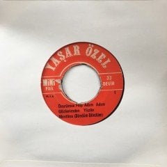 Yaşar Özel Yalnızlıklar İçinde Mini LP