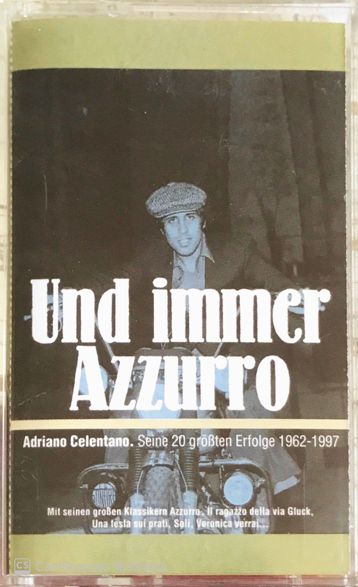Und Zimmer Azzurro - KASET