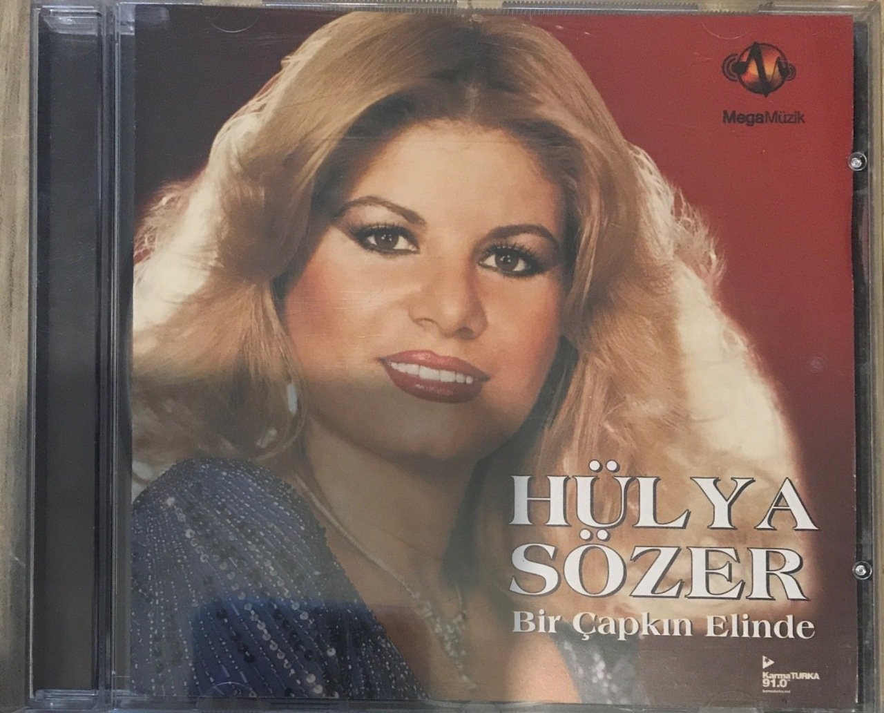 Hülya Sözer Bir Çapkın Elinde CD