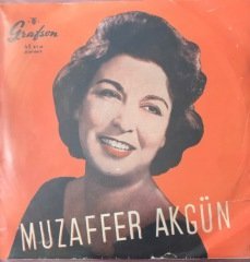 Muzaffer Akgün Beyaz Giyme Toz Olur