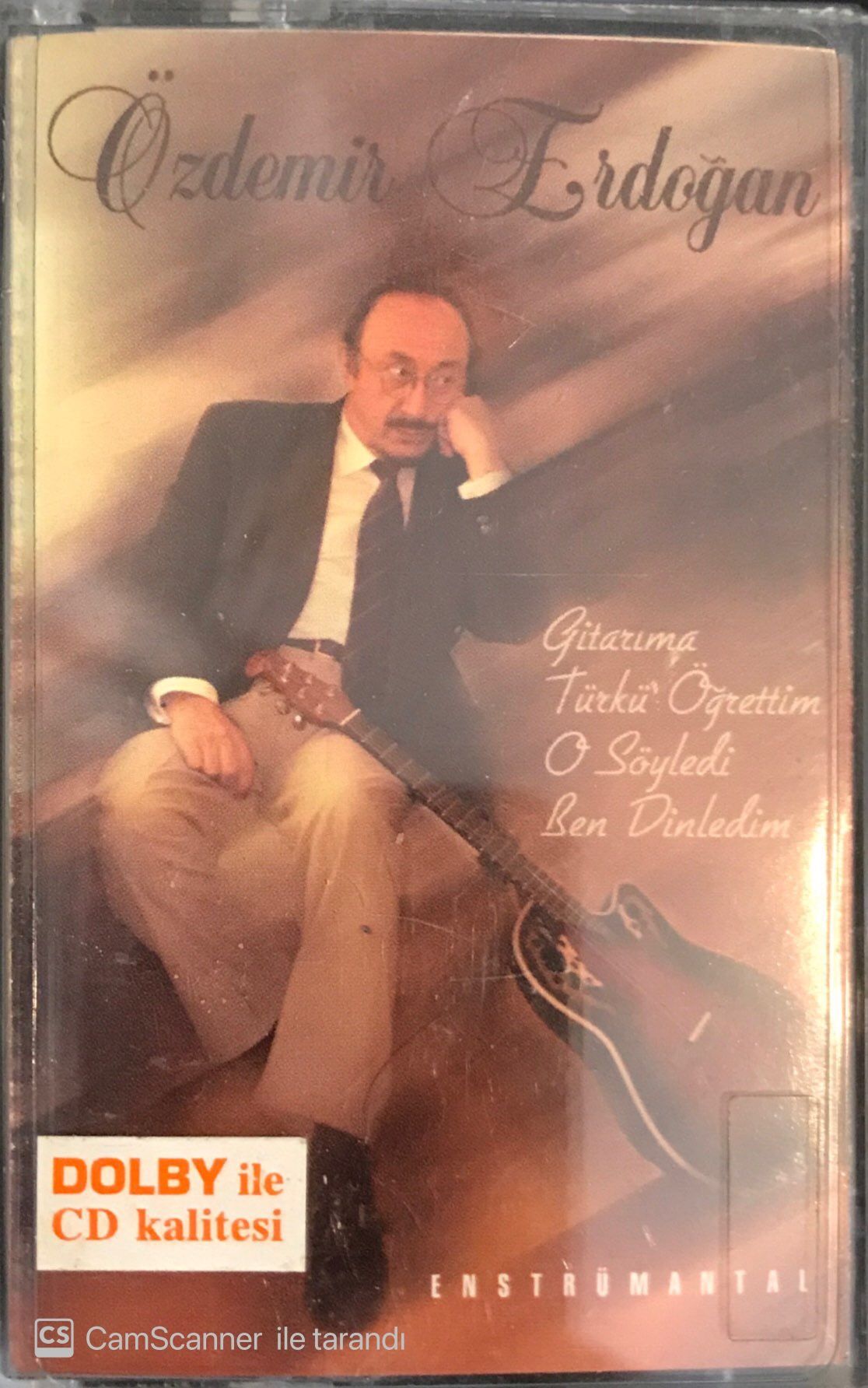 Özdemir Erdoğan  - Gitarıma Türkü Öğrettim O Söyledi Ben Dinledim KASET