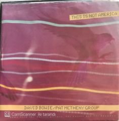 David Bowie - Pat Metheny Group - This Is Not America 45lik