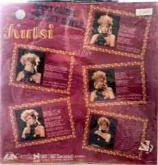 Yasemin Kutsi - Birşey var Aramızda LP