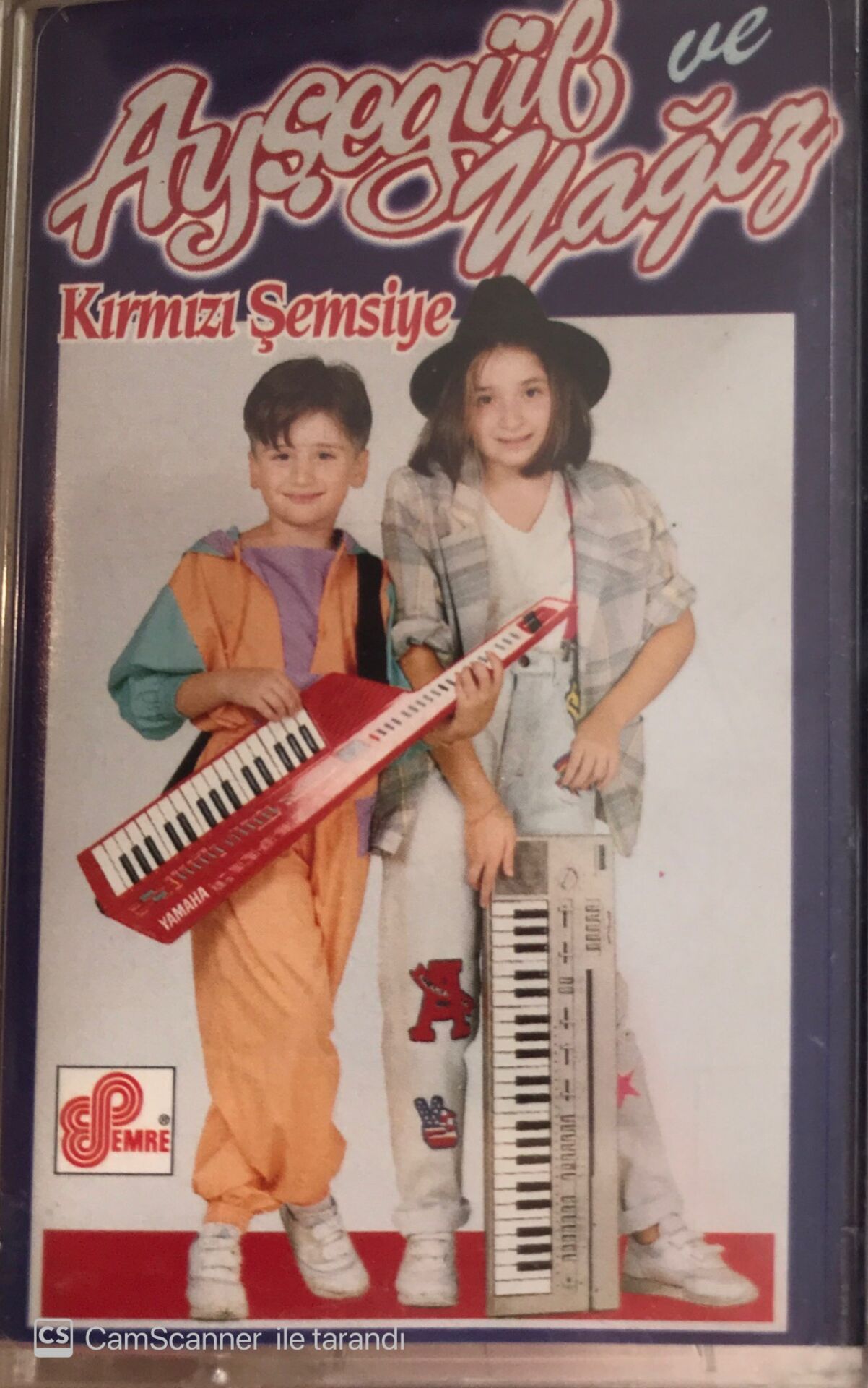 Ayşegül Ve Yağız - Kırmızı Şemsiye KASET