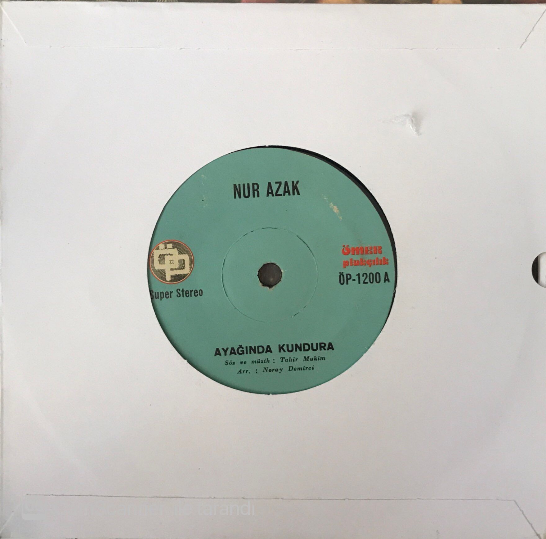 Nur Azak - Ayağında Kundura 45lik