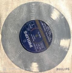 Gönül Turgut / Üzüntüyü Bırak, Yaşamaya Bak 45'lik