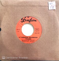 Muzaffer Akgün - Mihriban/Ay Karanlık Bulamadım Yolumu -  45'lik